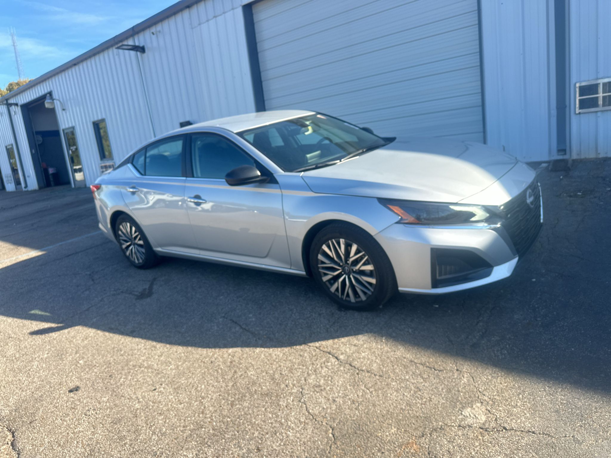 Vehicle photo 3