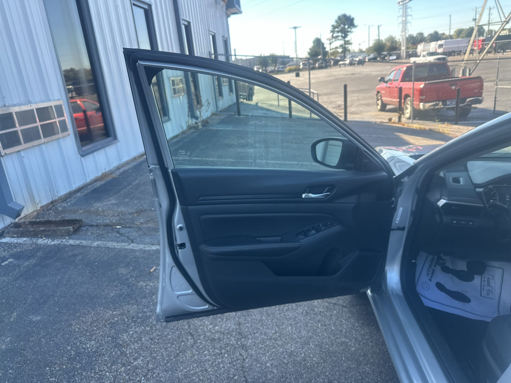 Vehicle photo 15