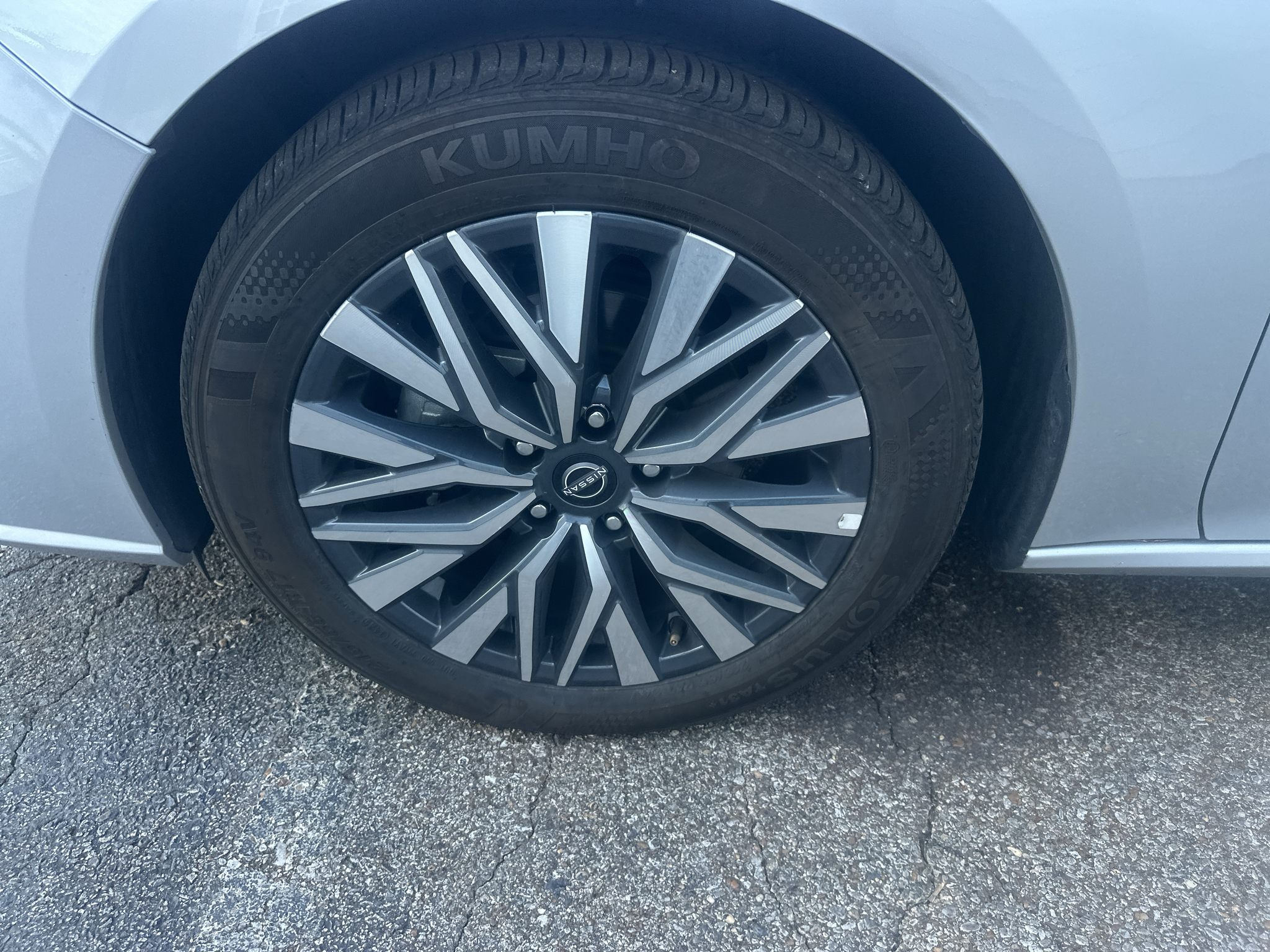Vehicle photo 23