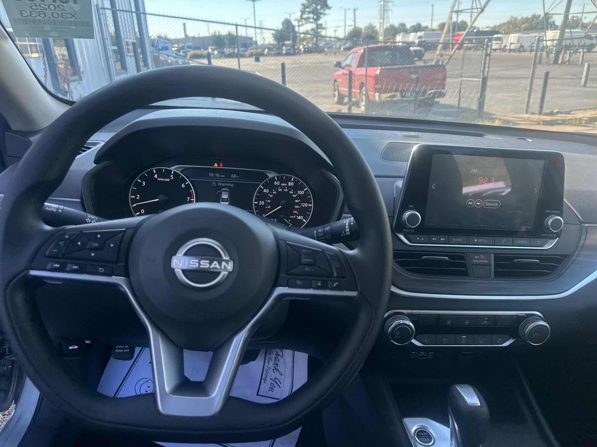 Vehicle photo 11