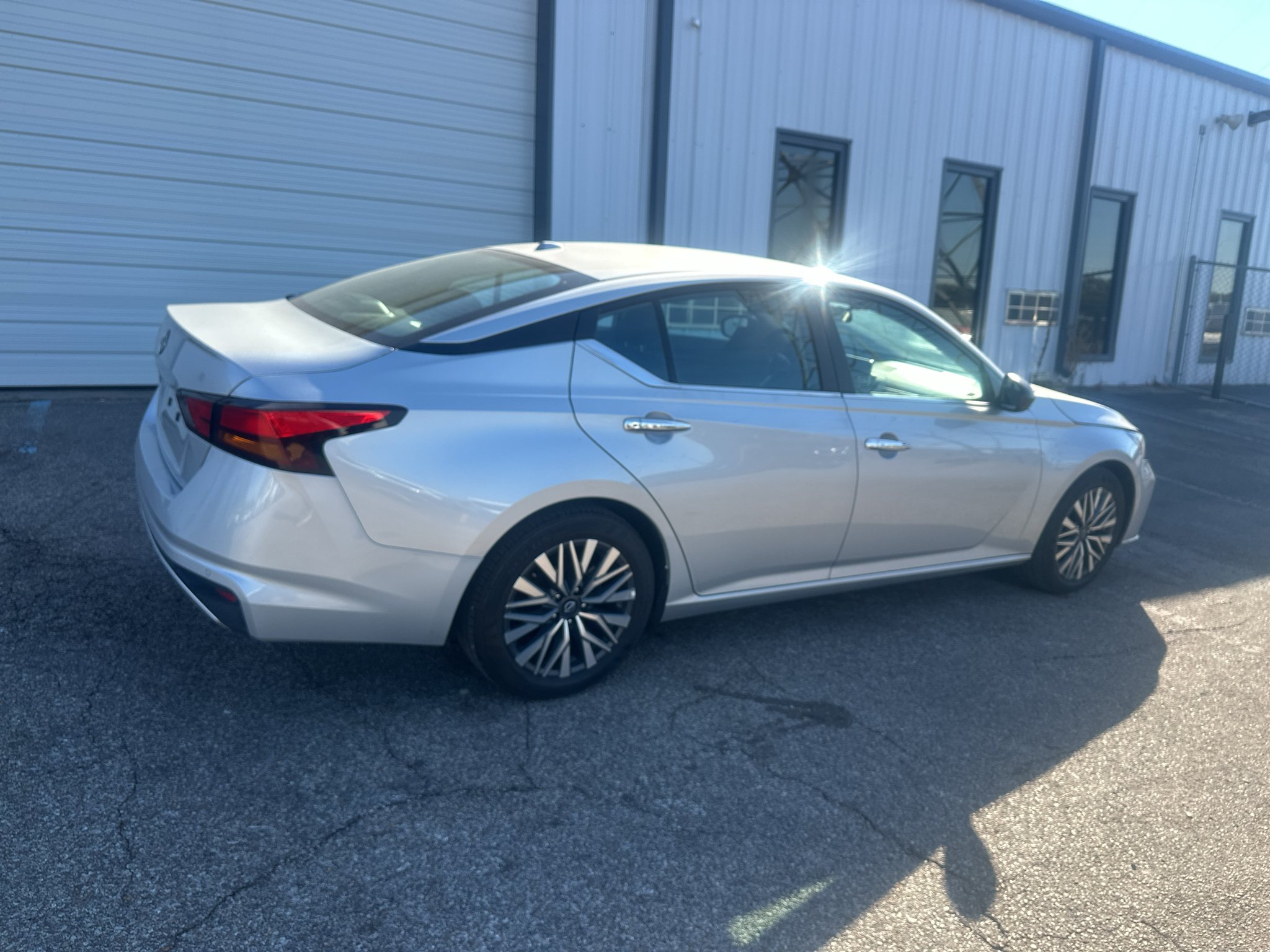 Vehicle photo 5