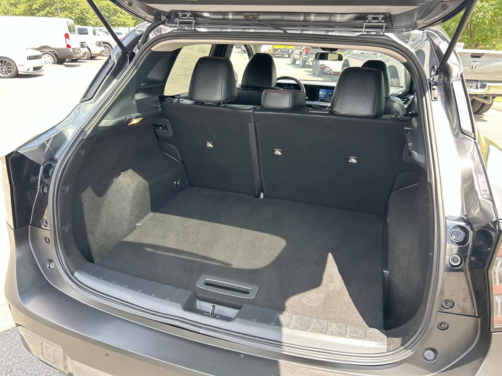 Vehicle photo 14