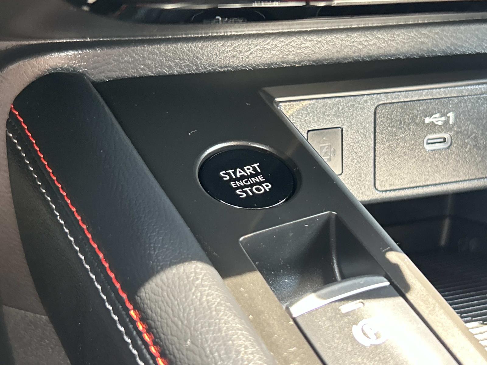 Vehicle photo 32