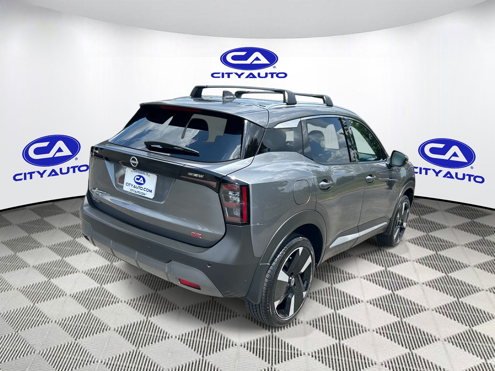 Vehicle photo 3