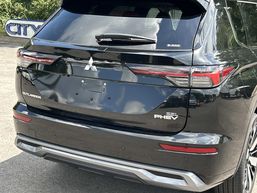 New 2026 Mitsubishi Outlander PHEV SUV