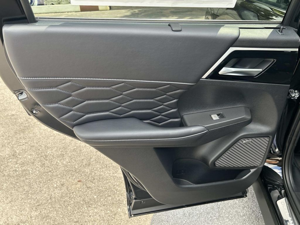 New 2026 Mitsubishi Outlander PHEV SUV