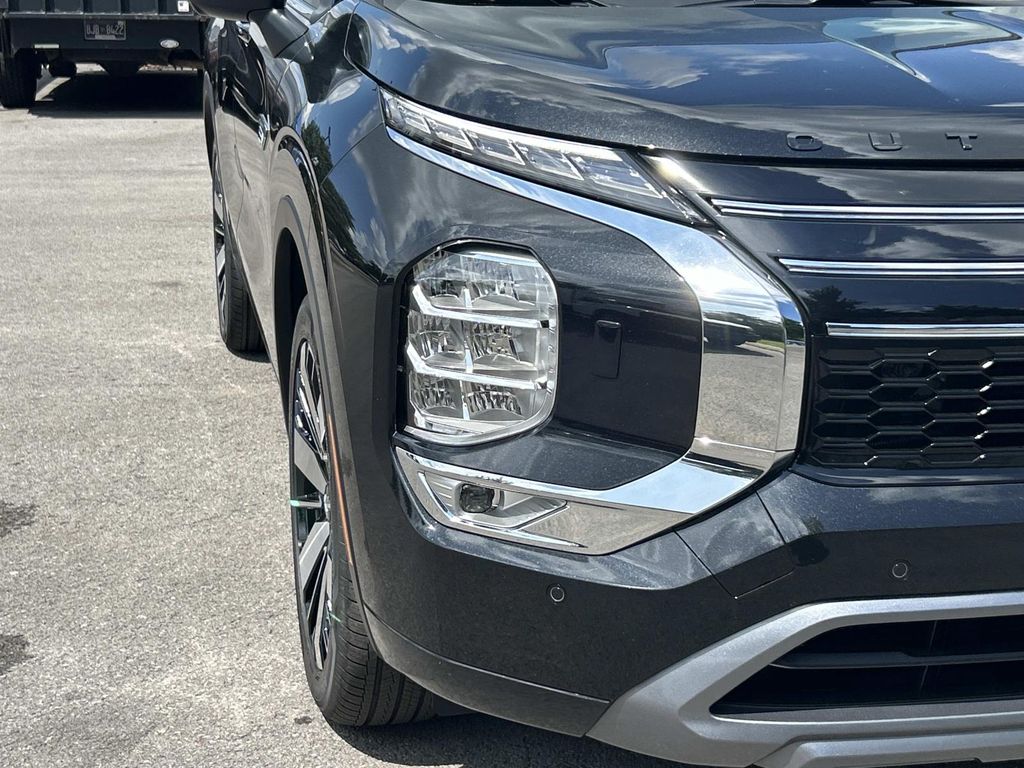 New 2026 Mitsubishi Outlander PHEV SUV