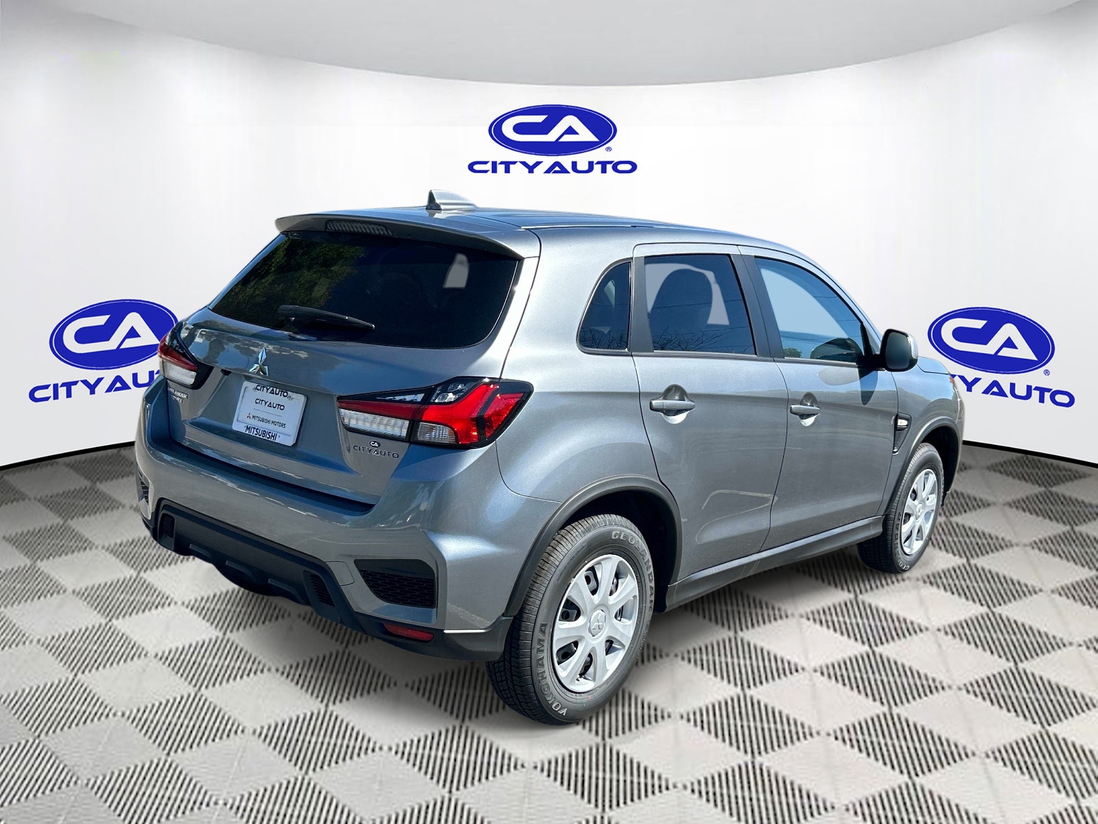 Vehicle photo 3