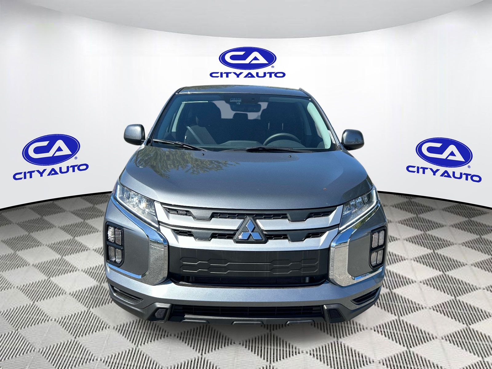 Vehicle photo 8