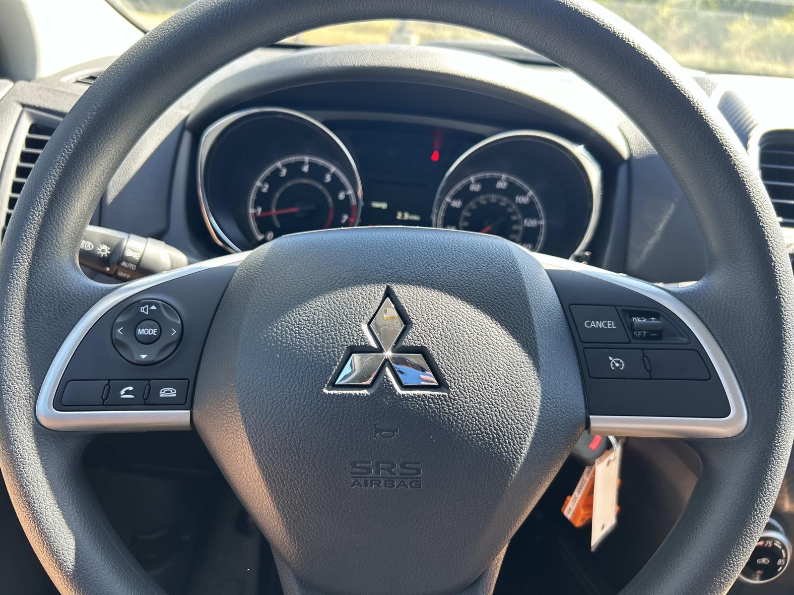 Vehicle photo 22