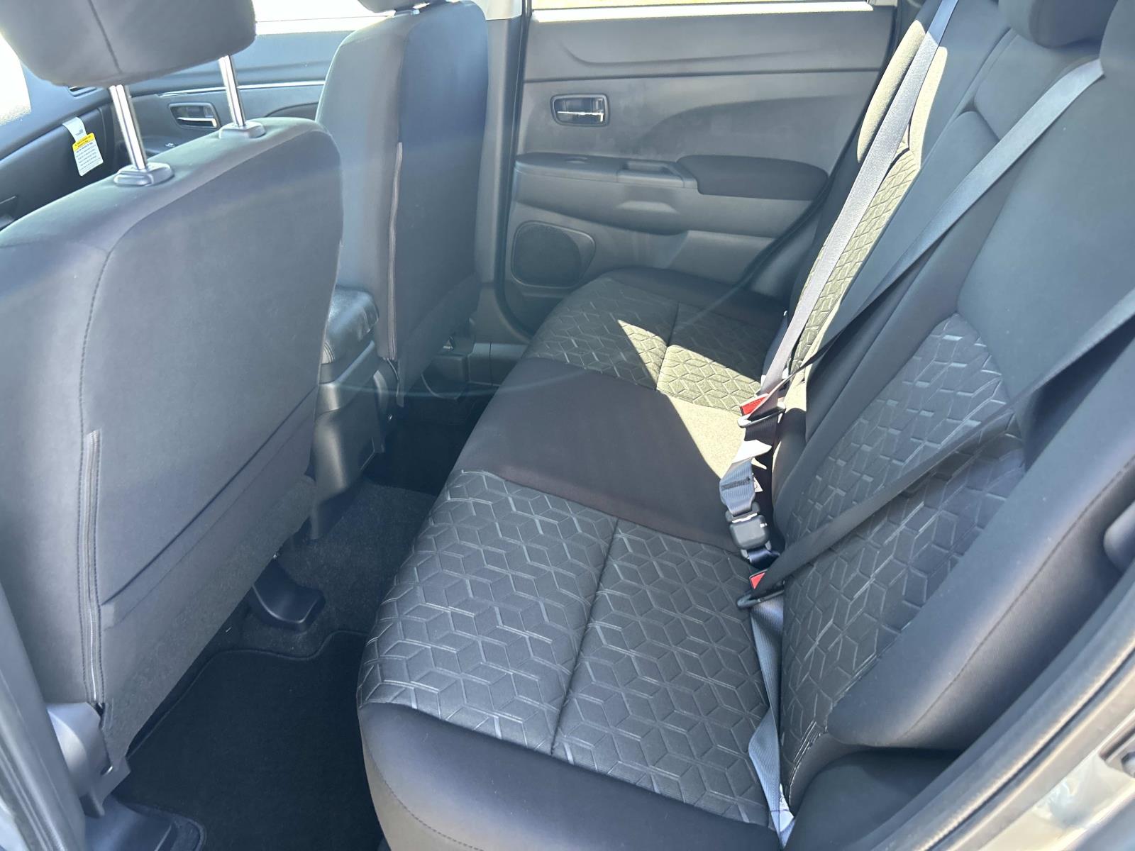 Vehicle photo 15