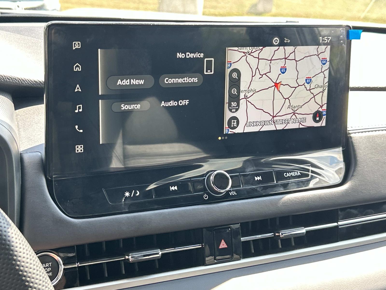 Vehicle photo 24