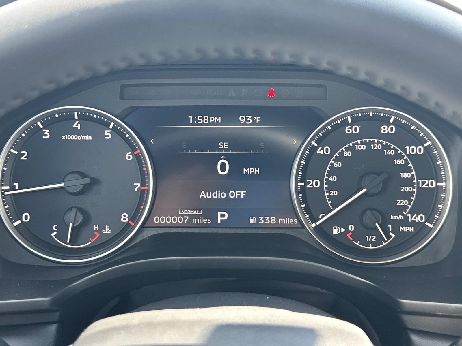 Vehicle photo 32