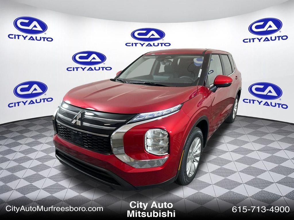 2025 Mitsubishi Outlander ES photo 3