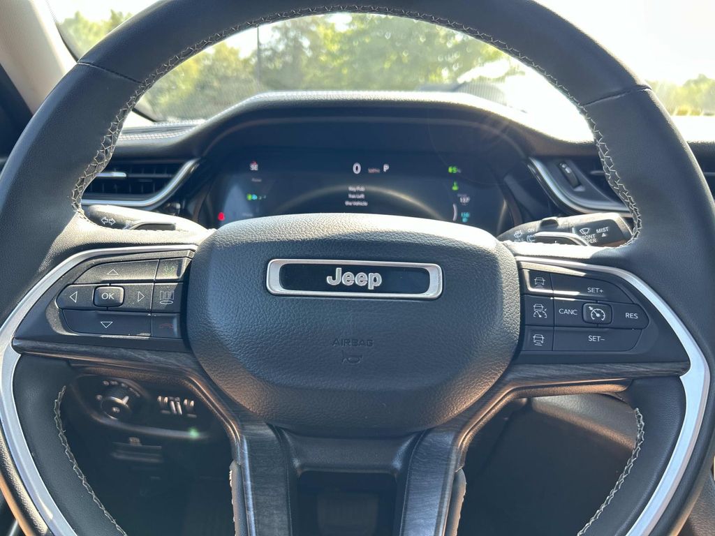 2023 Jeep Cherokee 4xe photo 34