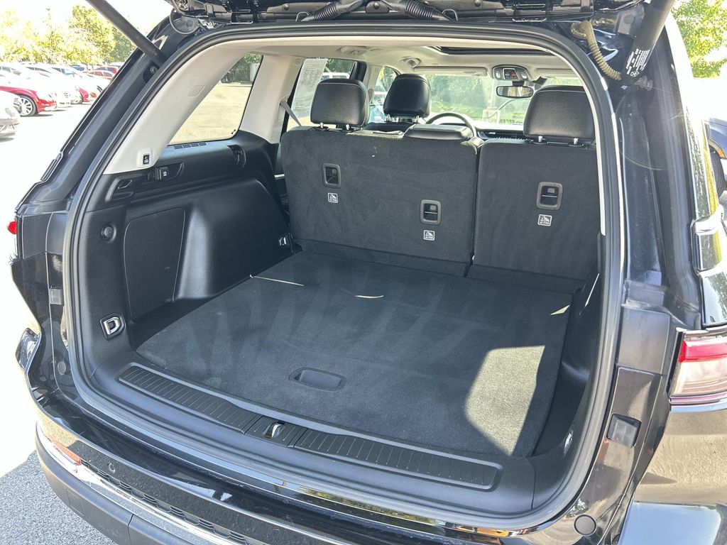 2023 Jeep Cherokee 4xe photo 11