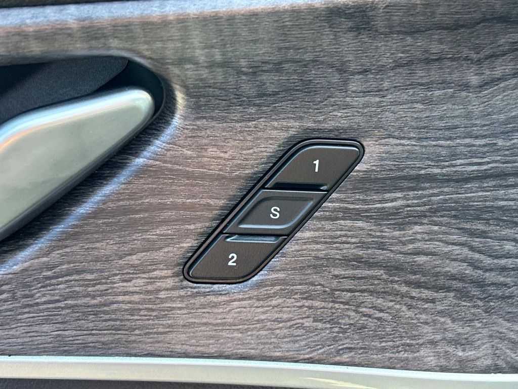 2023 Jeep Cherokee 4xe photo 25