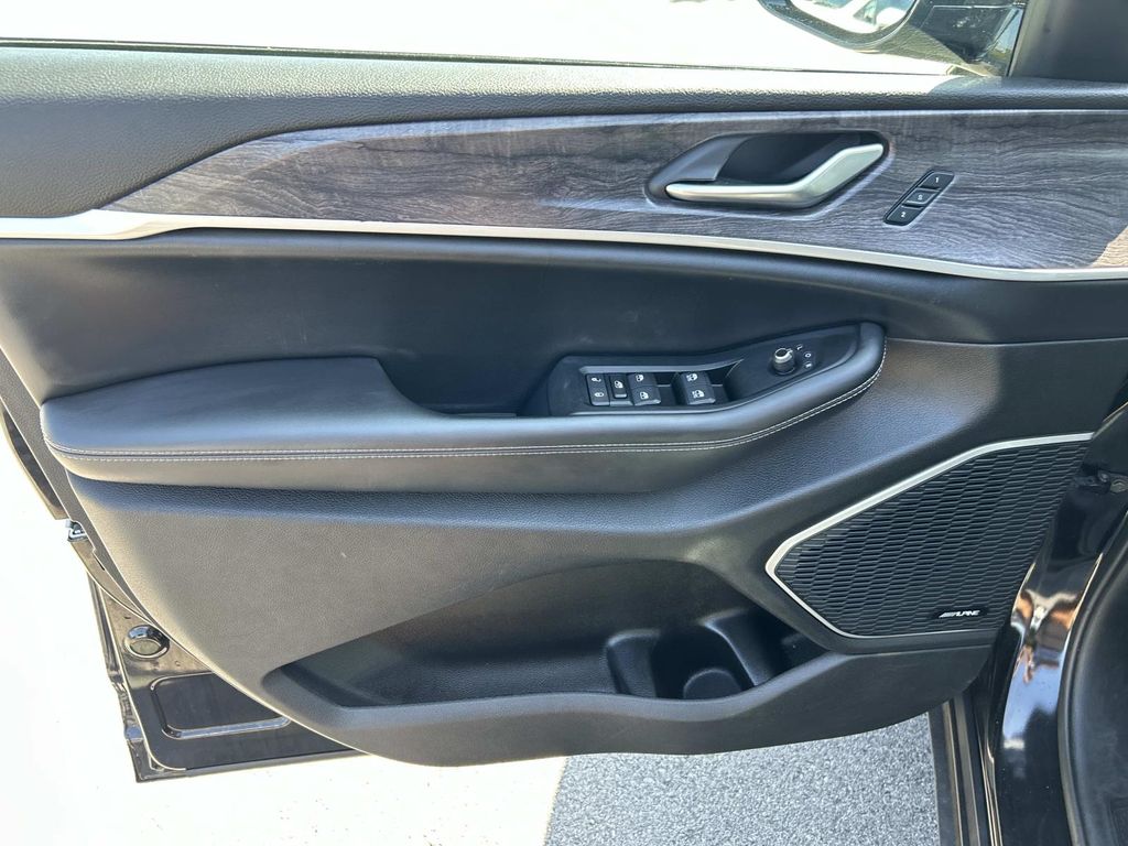 2023 Jeep Cherokee 4xe photo 24