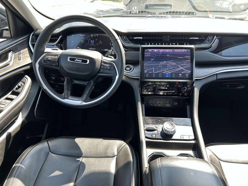 2023 Jeep Cherokee 4xe photo 16