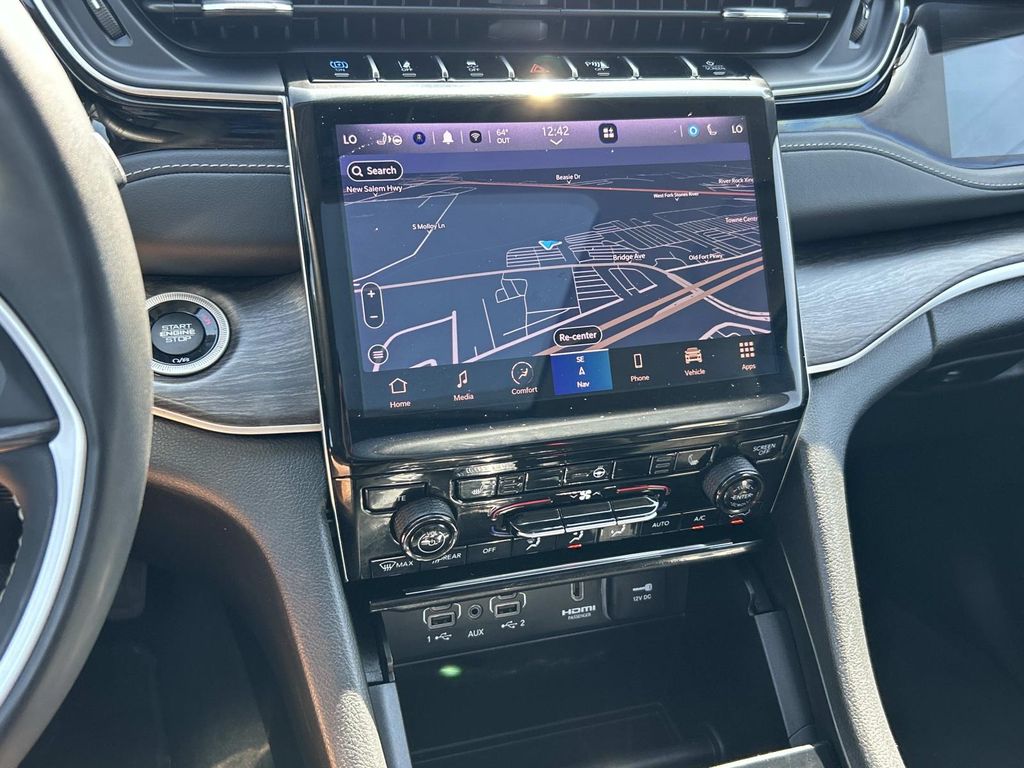 2023 Jeep Cherokee 4xe photo 29