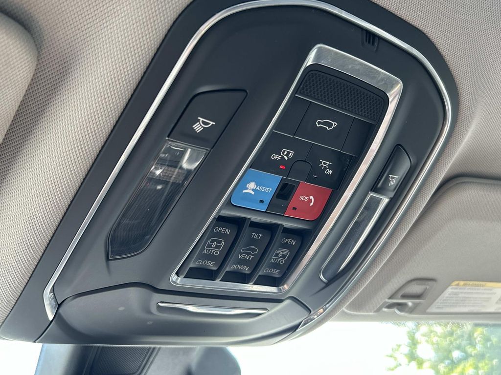2023 Jeep Cherokee 4xe photo 28