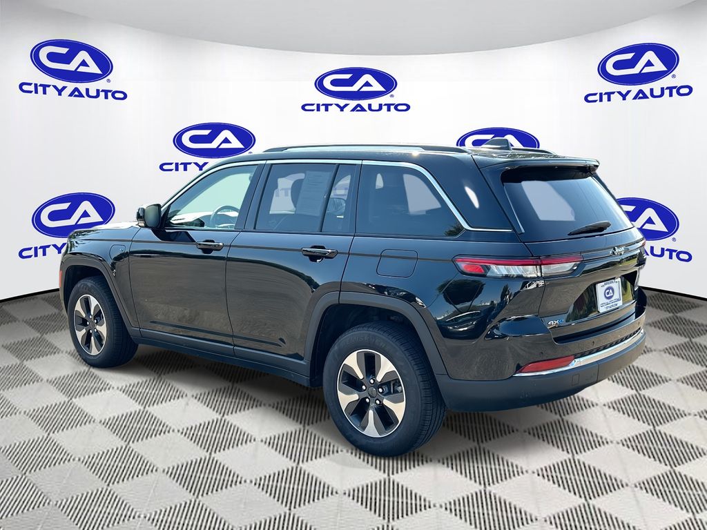 2023 Jeep Cherokee 4xe photo 5