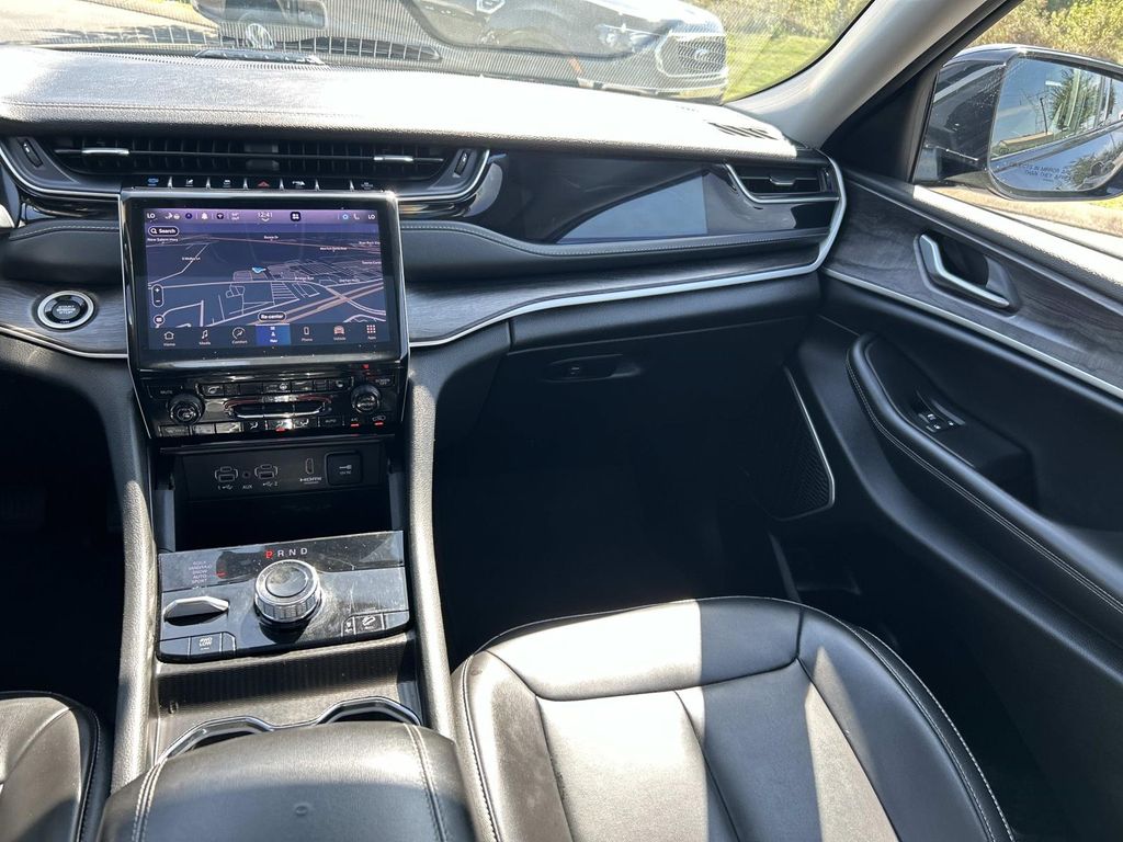 2023 Jeep Cherokee 4xe photo 17