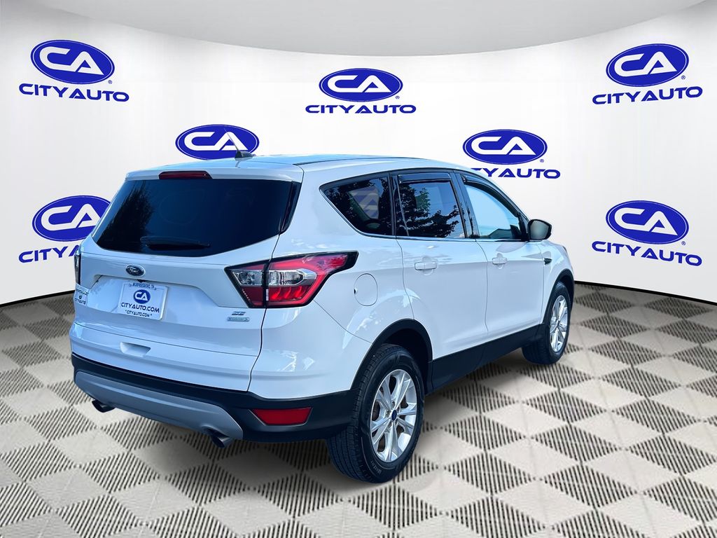 2017 Ford Escape SE photo 3