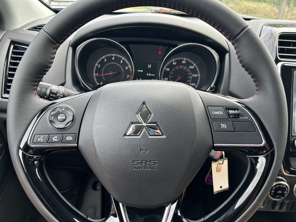 2025 Mitsubishi Outlander Sport ES SE LE photo 20