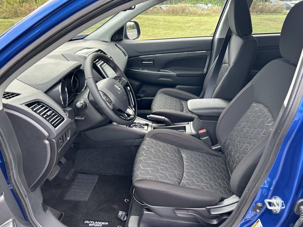 2025 Mitsubishi Outlander Sport ES SE LE photo 14