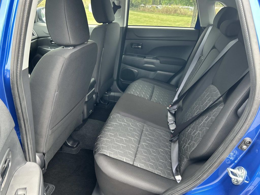 2025 Mitsubishi Outlander Sport ES SE LE photo 12