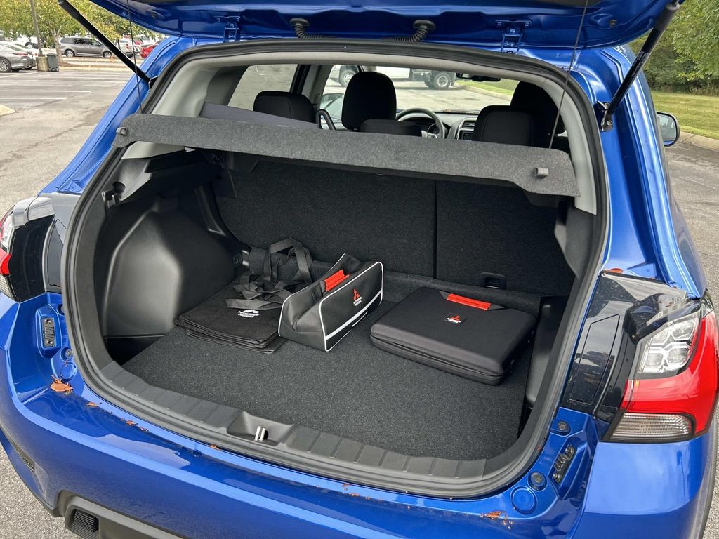 2025 Mitsubishi Outlander Sport ES SE LE photo 9