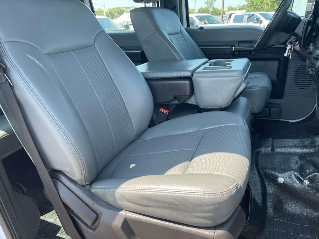 2016 Ford F-350 XL photo 22