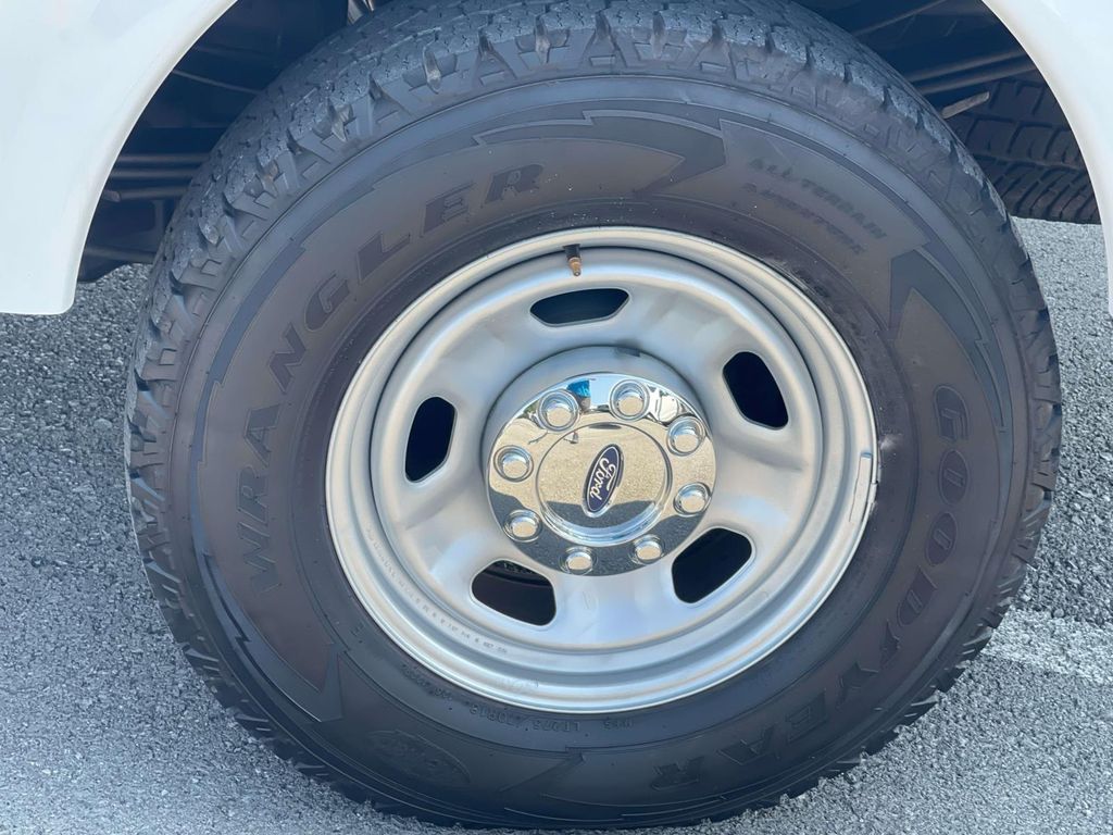 2016 Ford F-350 XL photo 12