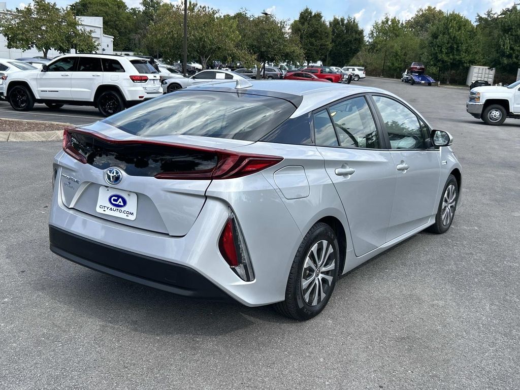 2022 Toyota Prius Prime LE photo 3