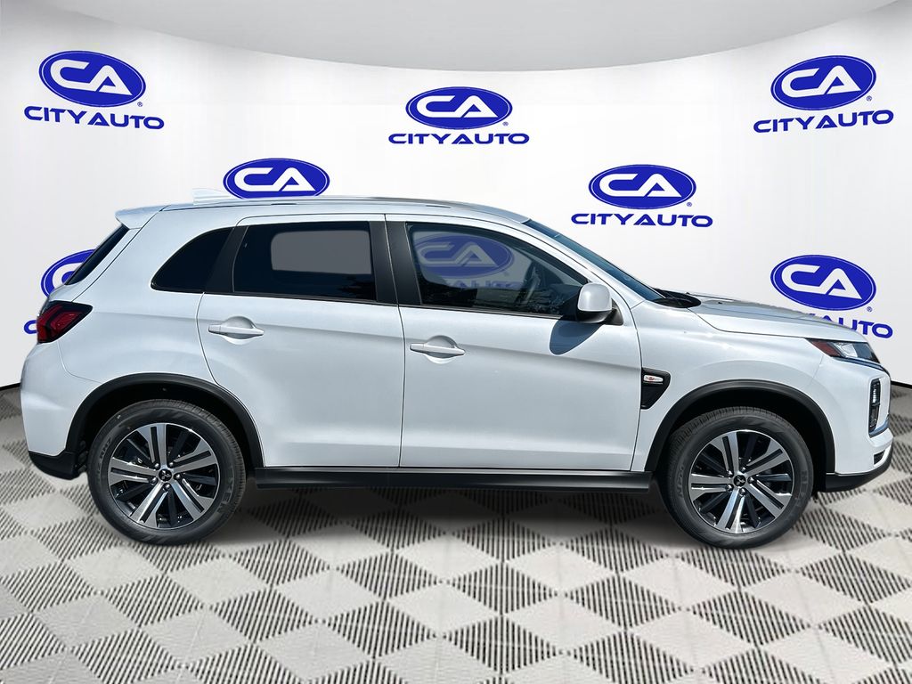 2025 Mitsubishi Outlander Sport ES photo 2