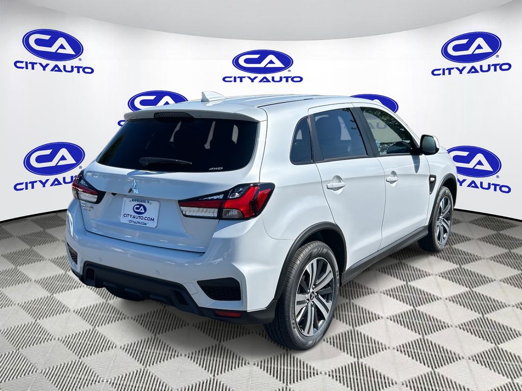 2025 Mitsubishi Outlander Sport ES photo 3