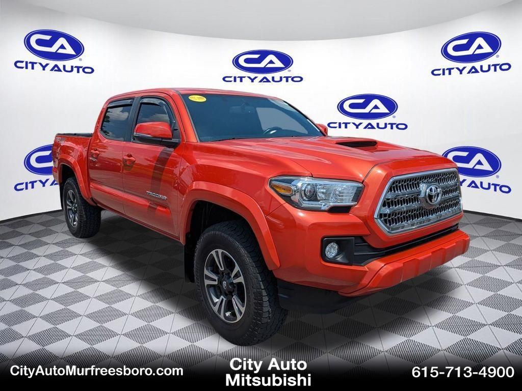 2017 Toyota Tacoma TRD Sport photo 2