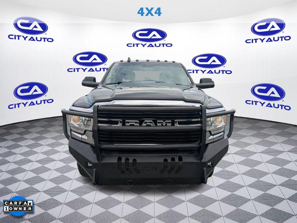 2019 Ram 3500 SLT photo 4