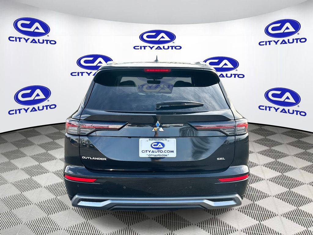 2025 Mitsubishi Outlander SEL photo 2
