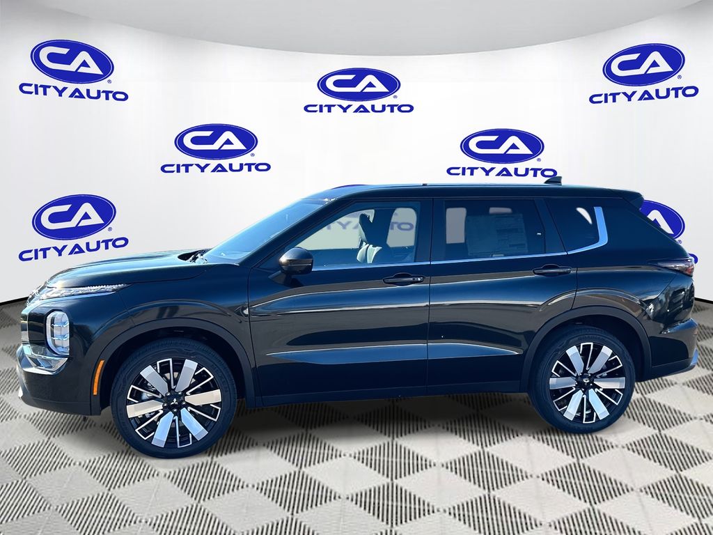 2025 Mitsubishi Outlander SE photo 4