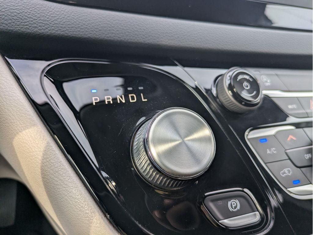 2022 Chrysler Voyager LX photo 23