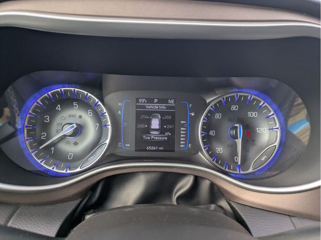 2022 Chrysler Voyager LX photo 18