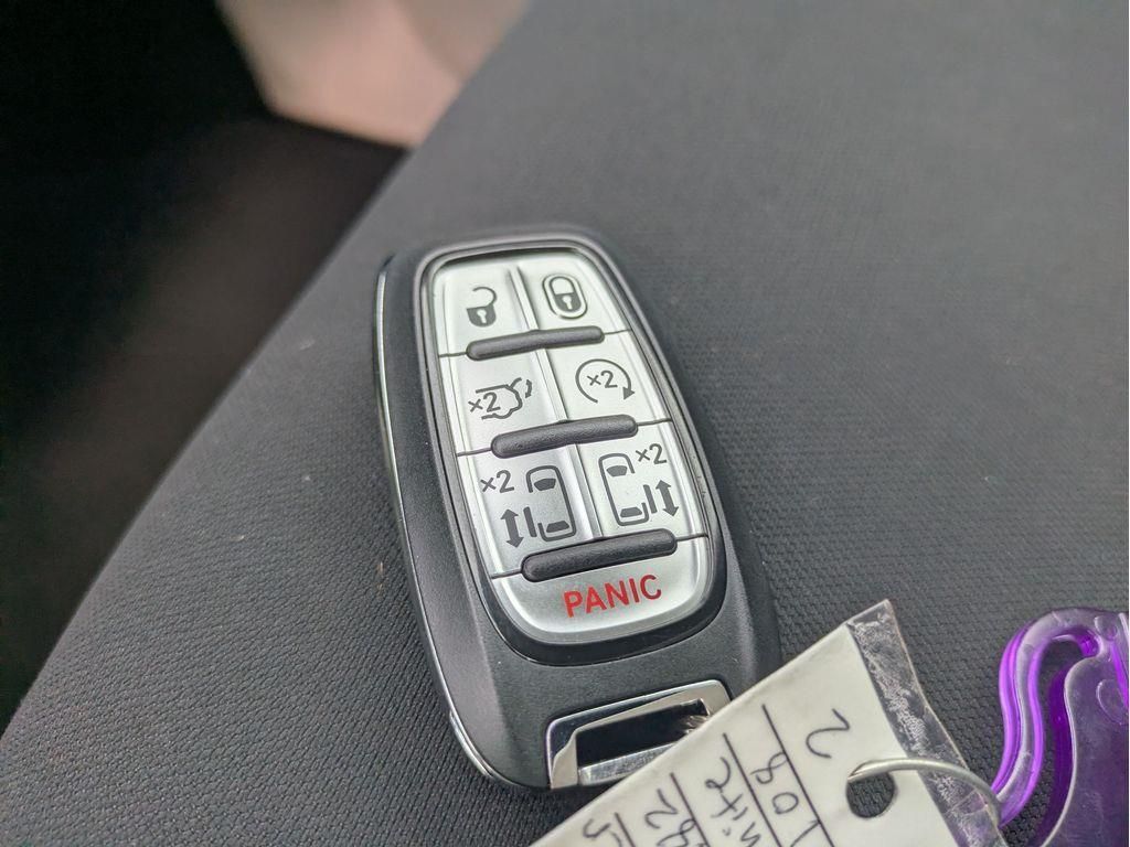 2022 Chrysler Voyager LX photo 30