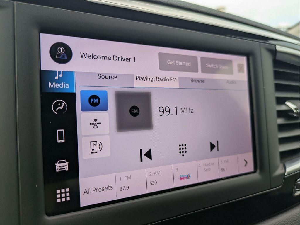2022 Chrysler Voyager LX photo 20