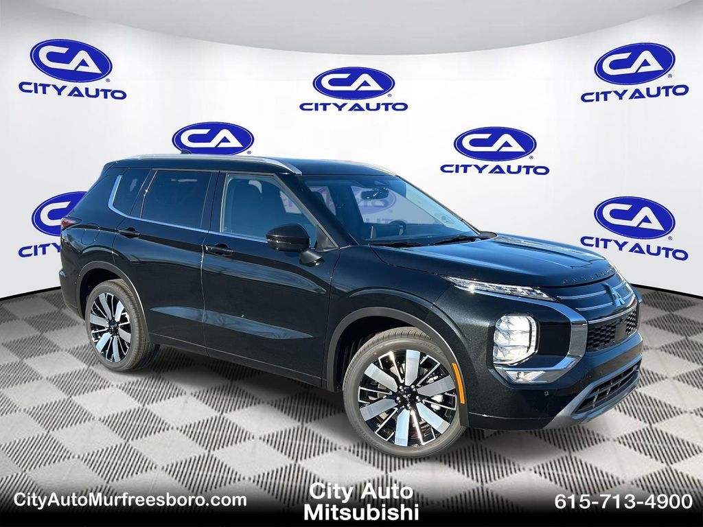 2025 Mitsubishi Outlander SEL's photo