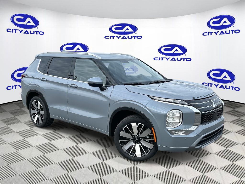 2025 Mitsubishi Outlander SEL's photo