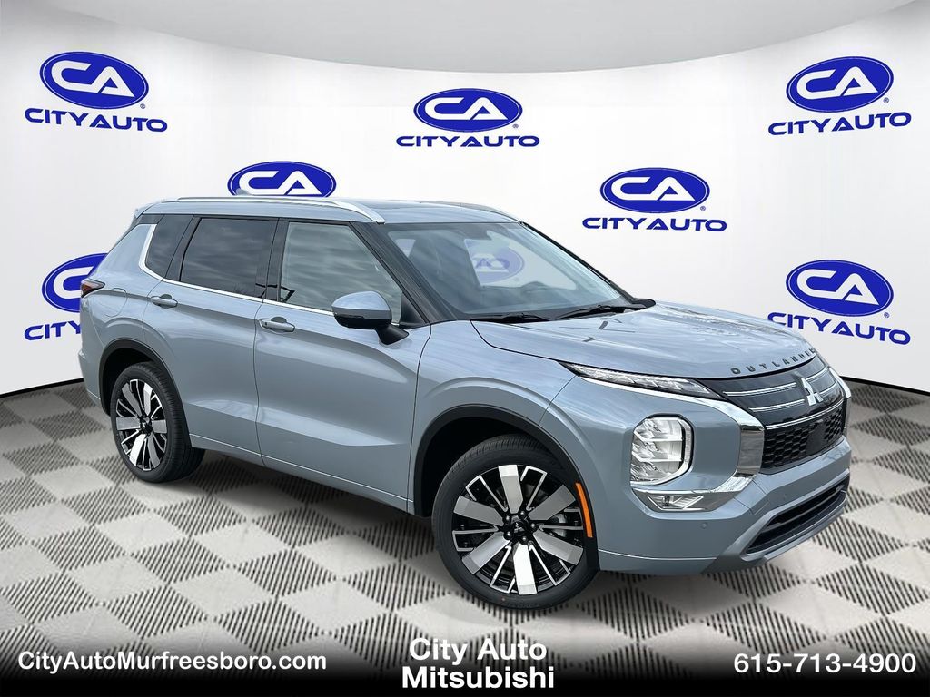 2025 Mitsubishi Outlander SEL's photo
