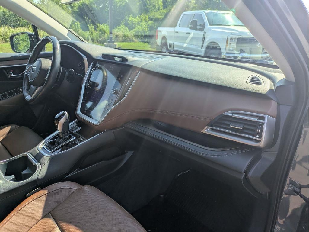 2021 Subaru Outback Touring photo 27