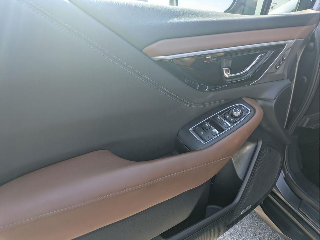 2021 Subaru Outback Touring photo 12
